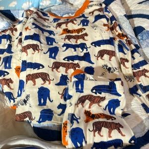 Hanna Andersson organic PJs 120cm/ size 6/7 - like new